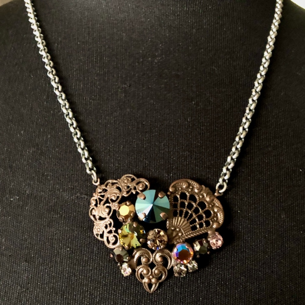 Sabika Vintage Remarkable Heart Necklace